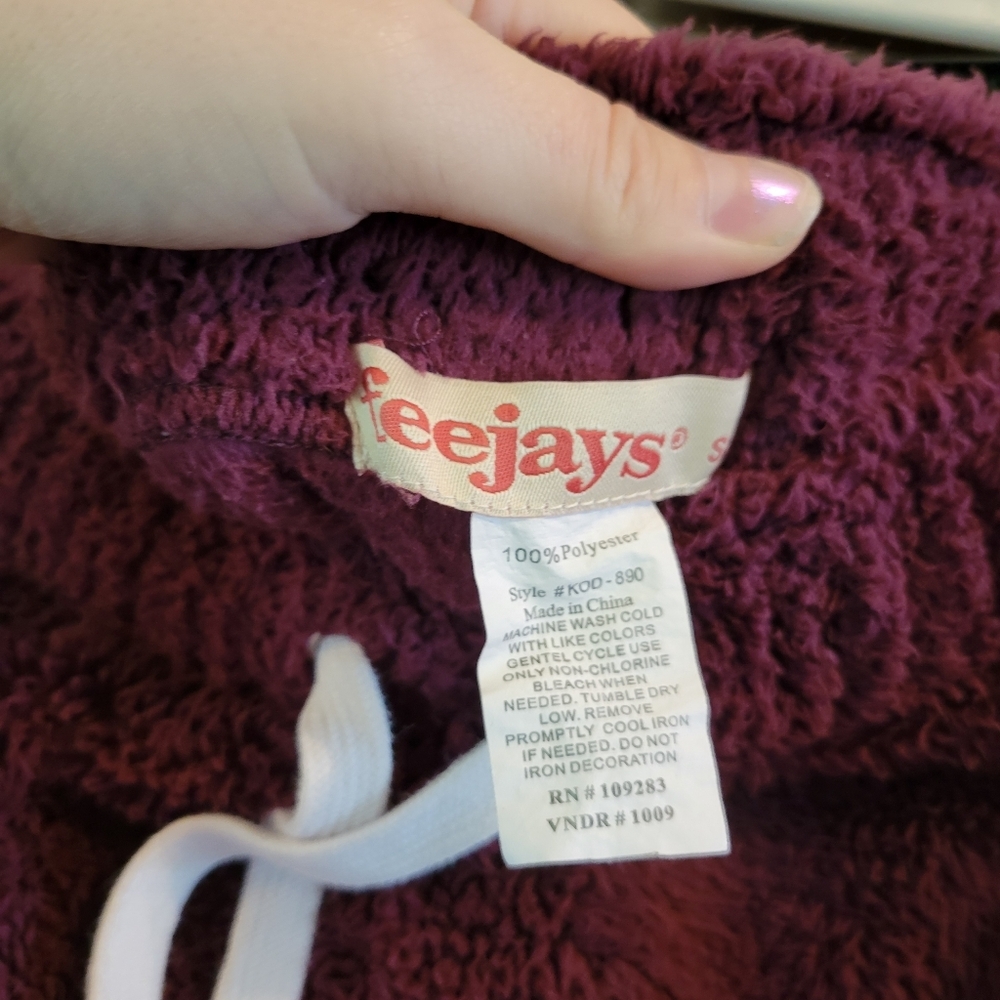 Cozy Burgundy Fleece Joggers - Picture 3 of 5